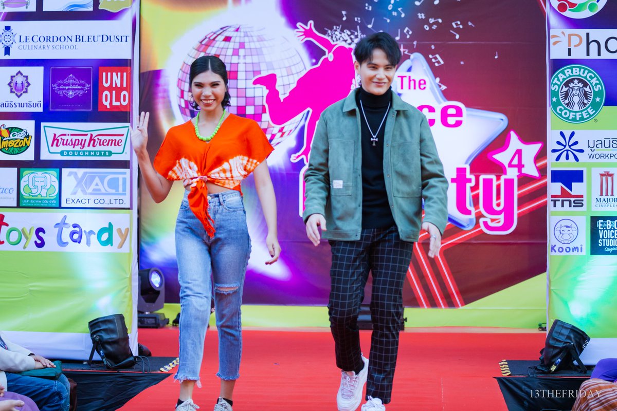 13TheFriday's tweet photo. โฟกัส on runway นางแบบสวยมากเลย มีความสุขจากภายในออร่ามาเต็ม
💫 เก่งมาก ทั้งสองคน คนนึงก็ขาแพลงมา อีกคนก็เป็นเด็กพิเศษ💫
👍"You 're Wonderful 💫
#TheFaceOfAbility4
#FiveForAll
💫 #อ่อยอ้ายแม่นบ่
#โฟกัสกิตติคุณ
#เทพบุตรลูกทุ่งอีสาน
#FOCUS #IAM
#ลูกทุ่งอปป้า https://t.co/tfqfffcoW5