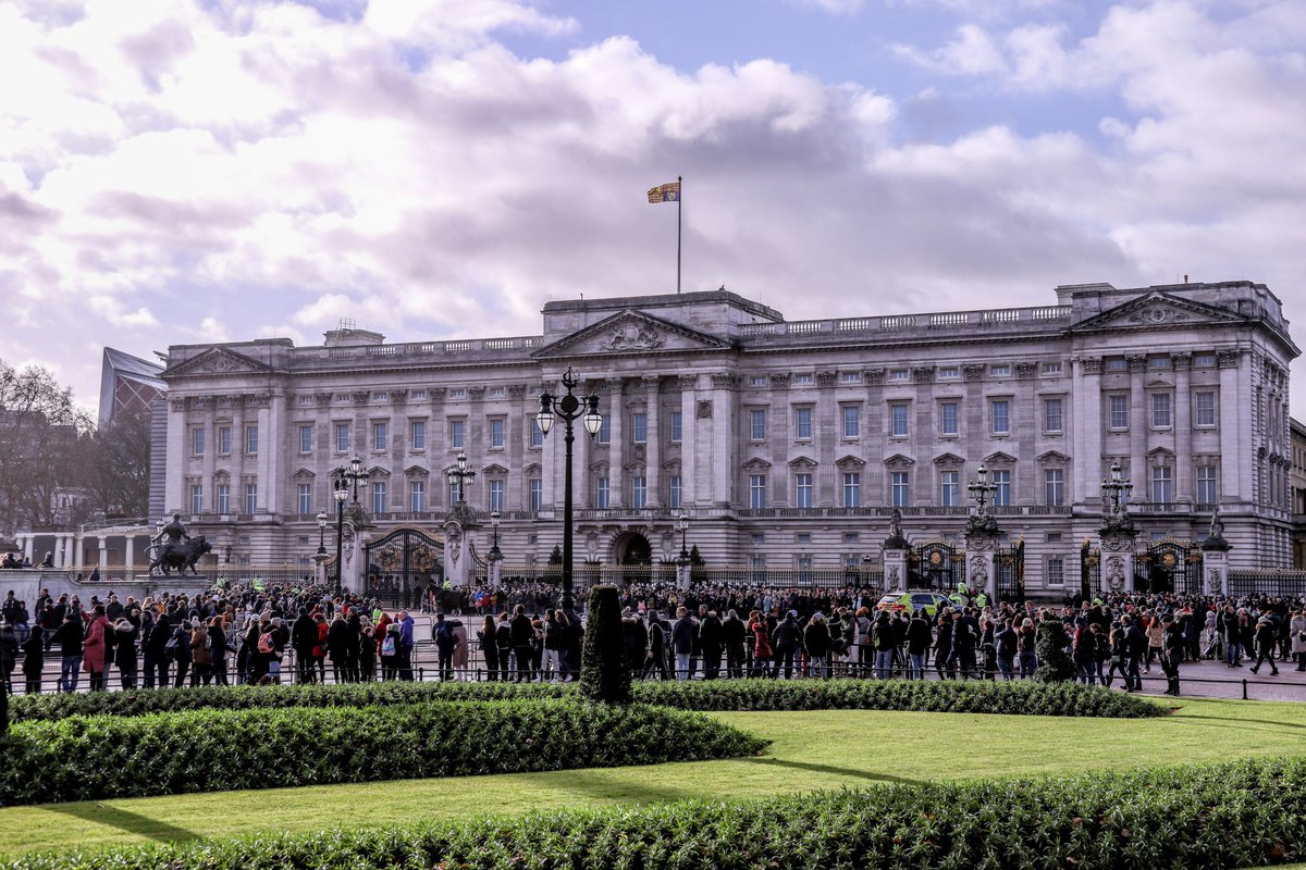 Boris leaves Buckingham Palace after the Queen gives him permission to form a new Government.