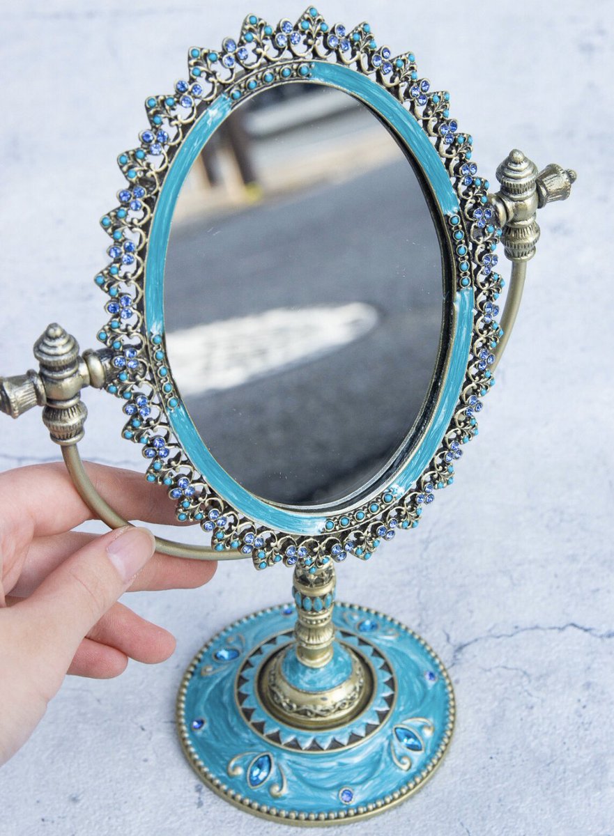 雑貨店wonder Trip ターコイズブルーのスタンドミラーはweb Shopからもお買い求めいただけます そのほか貝殻型のリングケースや蛍石のネックレスなど人気商品もご用意しています T Co Oamywdj3p0 雑貨店wonder Trip ターコイズブルーのスタンドミラーはweb Shopからもお買い求めいただけます そのほか貝殻型のリングケースや蛍石のネックレスなど人気商品もご用意しています T Co Oamywdj3p0
