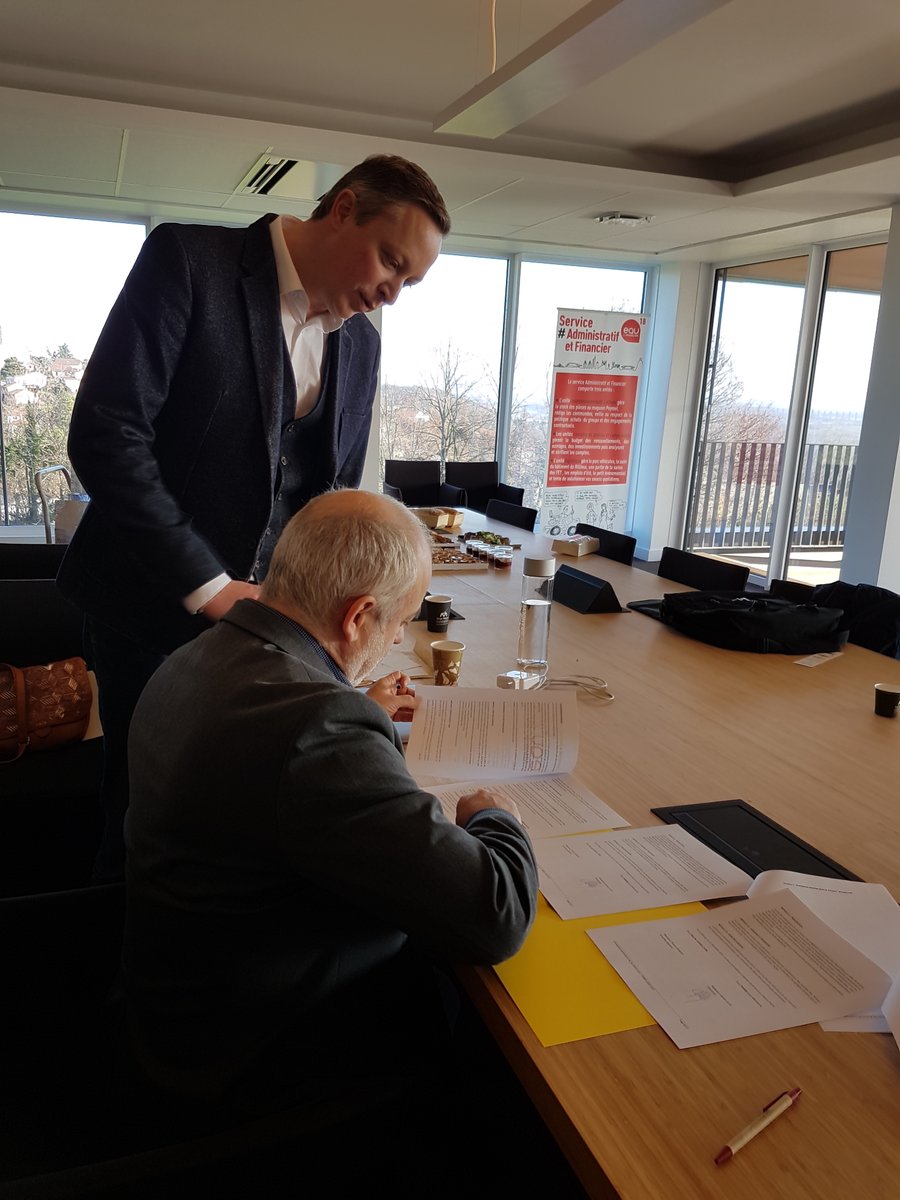 Très belle fin de semaine pour le Pimms Lyon Métropole qui voit la signature d'une convention triennale avec Eau du Grand Lyon pour sceller un partenariat toujours vivace depuis 25 ans! #PimmsLyon #veolia #convention