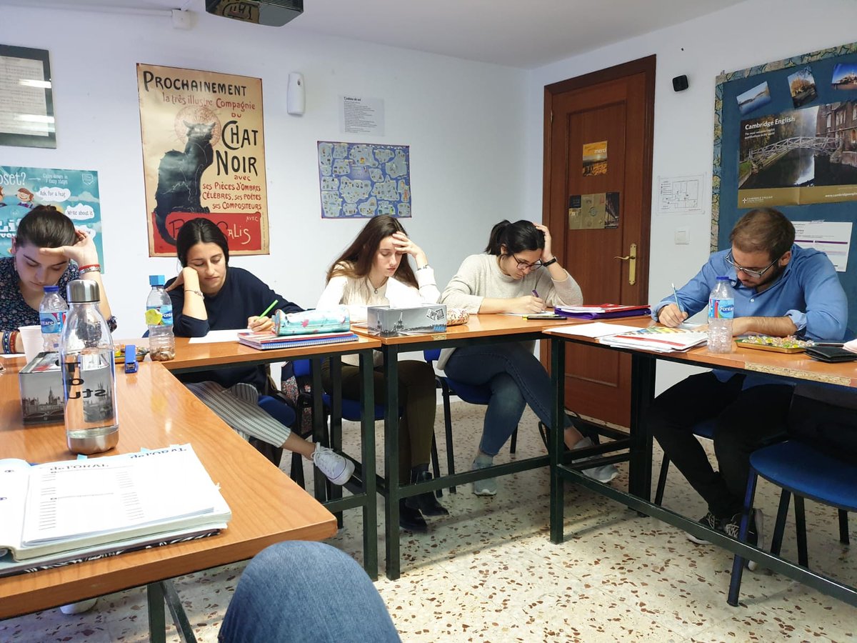 protonmar's tweet photo. 100% APROBADOS
 ¡Y lo hemos vuelto a hacer! Con el mejor equipo de profesores y con los mejores alumnos hemos obtenido el 100% de aprobados en #b1francés y #b2 francés #DELF en la última convocatoria del año 2019, cerramos así el año con 98% de aprobados en FRANCÉS ¡Enhorabuena! https://t.co/8SLvKvRGur