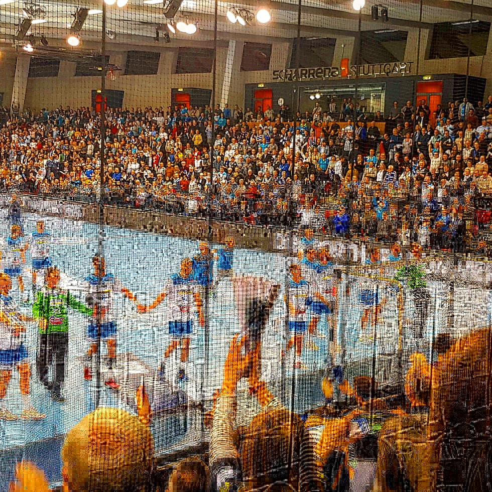 leintaeler's tweet photo. SCHARRena Stuttgart - TVB 1898 Stuttgart - MT Melsungen 31:28 (Handballbundesliga, 12.12 2019)
#groundhopping, #sporthopping, #leintäler, #dkbhbl, #hbl, #handball, #stuttgart, #melsungen, #bittenfeld, #biddafeld, #scharrena #mtmelsungen, #tvb1898, #tvb1898stuttgart https://t.co/GNQTmhpEVz
