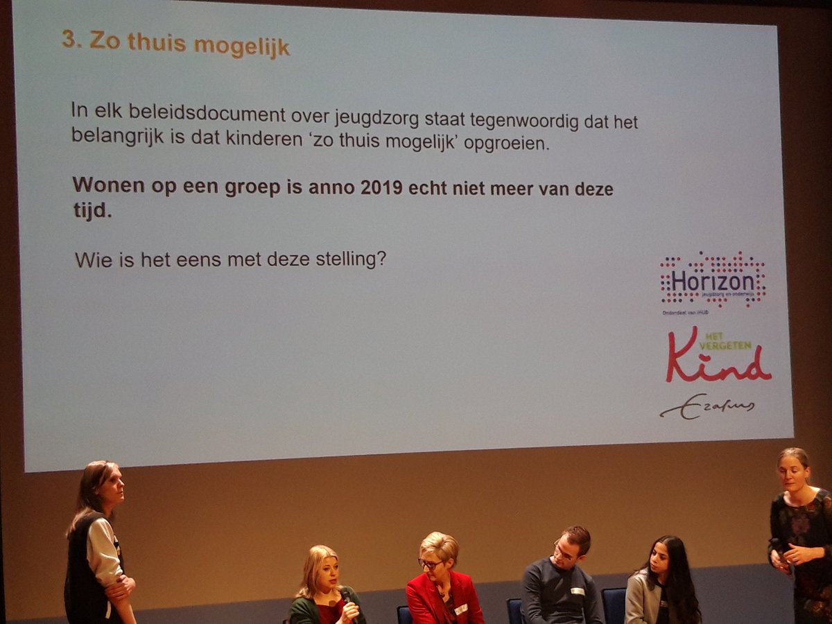 scheurkogel's tweet photo. #symposium panel: investeer in alternatieven (gezondheid, pleeggezinnen); los van wonen is behandeling in gespecialiseerde behandelcentra soms wel nodig; denk dan na over hoe lang? Wie: niet altijd het kind maar ook het systeem; soms ook nodig om even niet thuis te zijn... https://t.co/pyzKO3w9dY