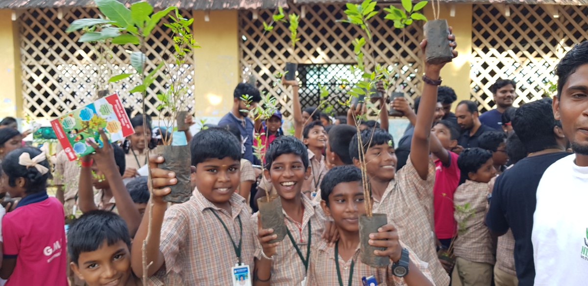 BeeHubSolutions's tweet photo. We kick-started our CSR event to build a green environment by conducting “Planting &amp; distributing Saplings”. 
#BeeHub #BeeHuman #Nimir #planttrees #socialresponsibilities #saplingdistribution #nature #Nagercoil #Kanyakumari https://t.co/T9NwMbj0lo