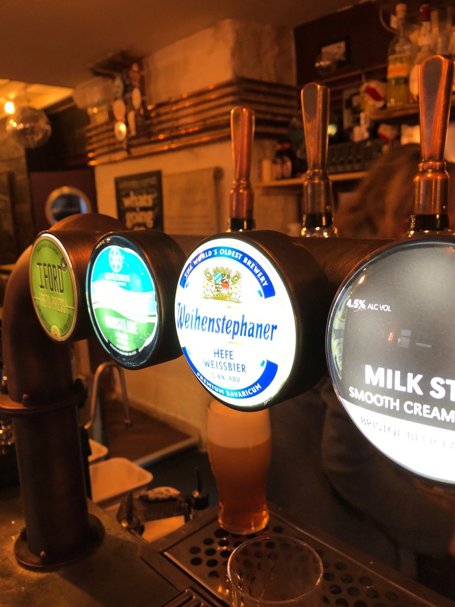 WeihenstephanUK's tweet photo. 🎉 Exciting #beer news 🎉

The oldest pub in #Bath city centre, @thegrapesbath is now pouring our award winning 5.4% Bavarian wheat beer - Hefe 🍺

Quench your thirst after @bathxmasmarket with a glass of our finest in a fantastic location

#weihenstephan #bathchristmasmarket https://t.co/XgfEeOPizc