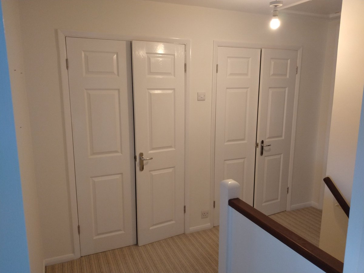 wdrpaint's tweet photo. Home..to bed. Job done. Onto last job of the year on Monday 👍 @Tikkurila_UK #optiva3 #antireflex2 #helmigloss @ZinsserUK #123 https://t.co/VYIwqhpZQL