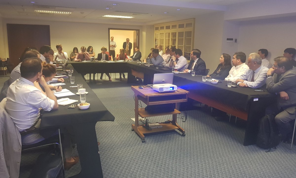 subtel_chile's tweet photo. Ministra @GloriaHutt, Subsecretarios @pamgidi y @J_LDominguez participan junto a todos los secretarios regionales ministeriales de @MTTChile en encuentro para definir lineamientos para los próximos años. https://t.co/umiynVGcnB