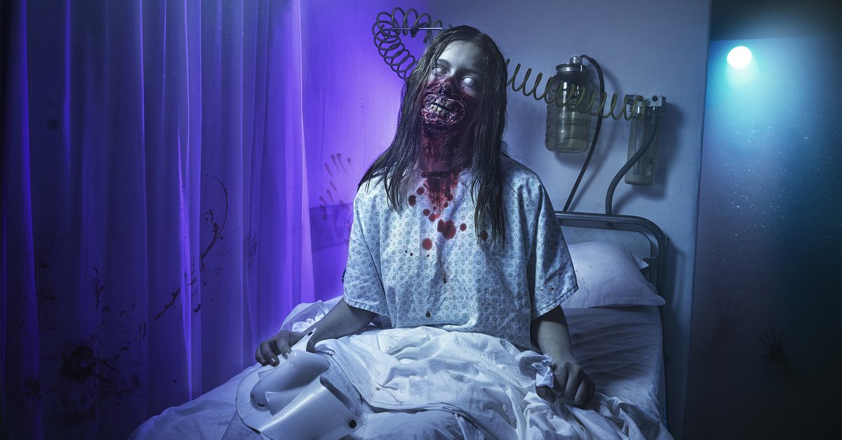 Tijdens Halloween al live te beleven in #Bobbejaanland. Vandaag gaat de film ook echt in première, hier in Bobbejaanland. 🧟‍♀️ Vanaf 18 december in de bioscoop.