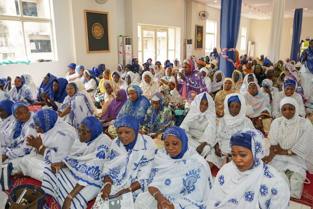 AAAjimobi's tweet photo. I have just arrived at the Senator Isiaq Abiola Ajimobi Mosque, Oke Ado, Ibadan for the Jummat Service in celebration of my 70th Birthday. #AjimobiAt70 https://t.co/VEYRzcWm4y