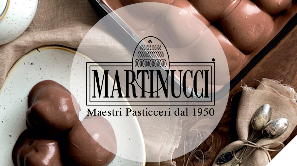 Un postre que no puede faltar estas navidades en vuestras mesas son los deliciosos profiteroles de <a href="/Martinucci1950/">Martinucci</a> . Tienes 2 variedades para elegir. Chocolate negro y blanco. ¿Con cual te quedas?