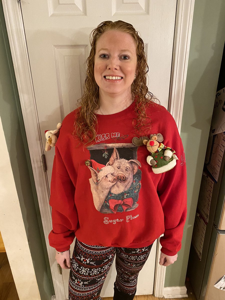 kellymckoon's tweet photo. #KESTACKYSWEATER https://t.co/tV32Xn7Arj