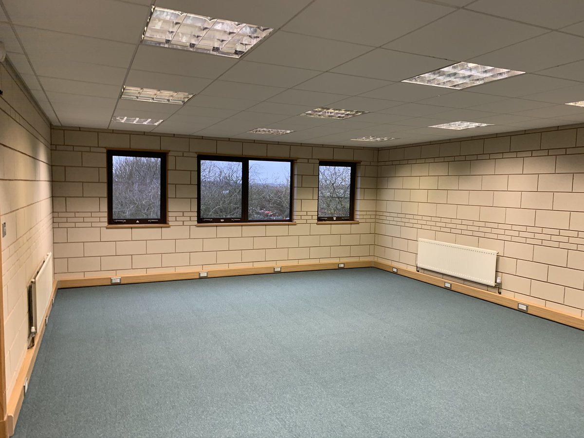 *HEADQUARTERS STYLE OFFICE BUILDING TO LET*

EMP House comprises a detached headquarters style #office building of 2,045 sq ft (190.0 sq m) in an attractive rural setting on the fringe of #StoneyStanton, #Leicester.🏢

Contact @harry_surveyor for full details✅

@NovaLoca