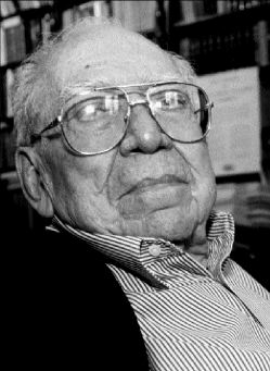 "Bolívar es Nuestra América. Cuantos más criollos son los pueblos, los hombres más lo entienden y más cerca están de él"

— Arturo Uslar Pietri