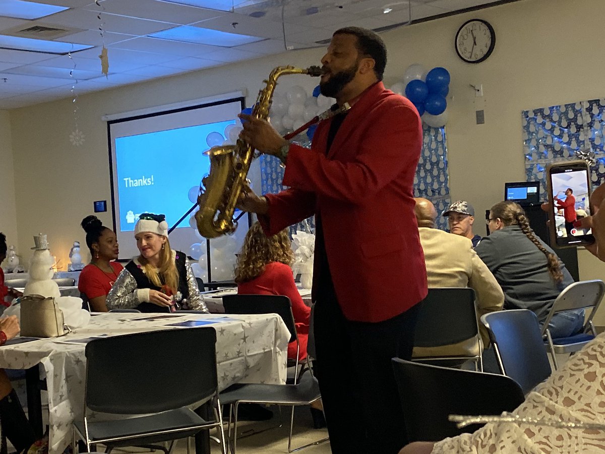 RBobinchuck's tweet photo. What is your holiday luncheon like?
#OSPABest #DreamTeam #LiveMusic #MagicShow #GreatFood #Desserts #CheatDay #Friday13th https://t.co/qDhORydN8I