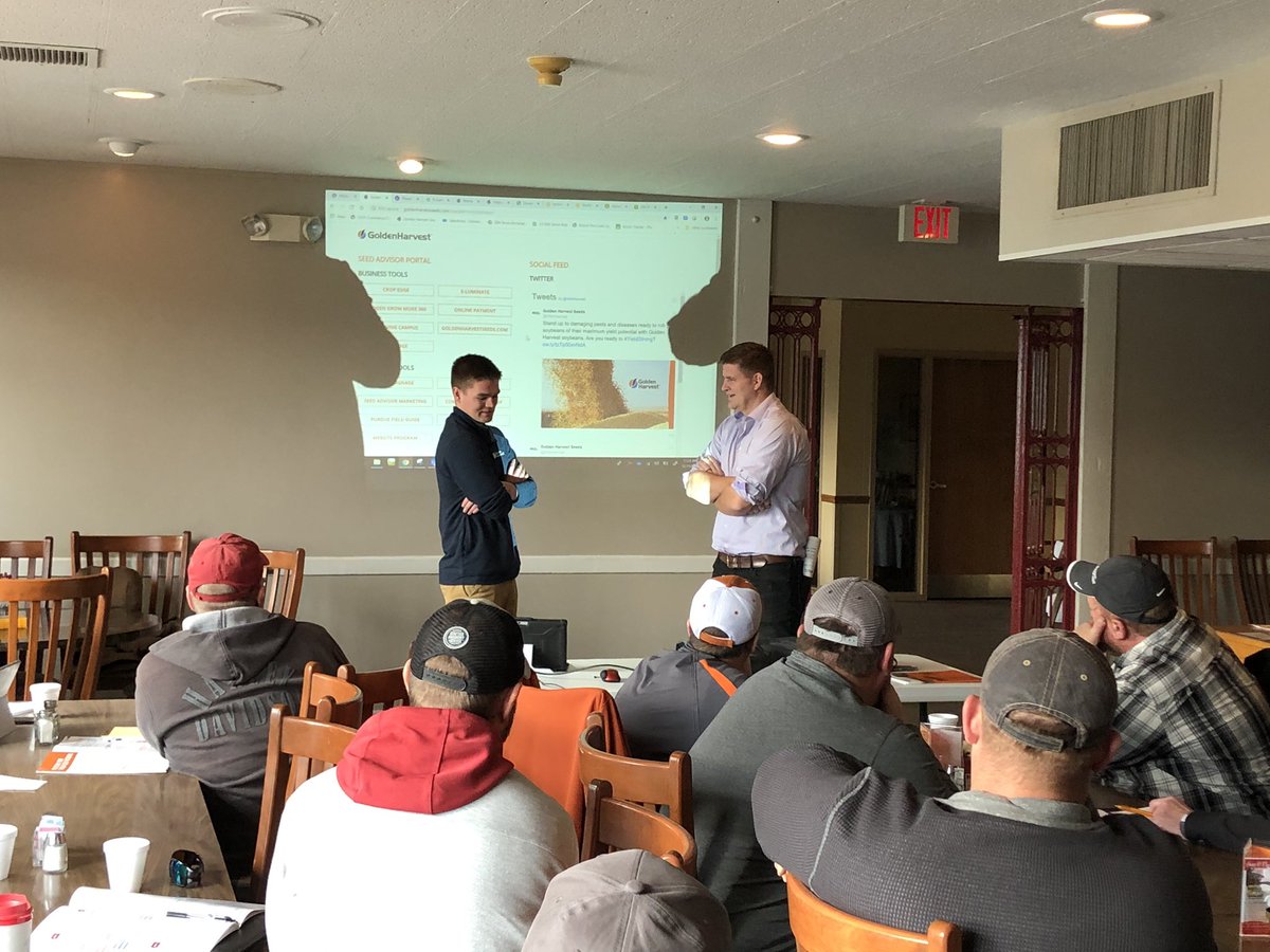 ChipawaChip's tweet photo. Golden Harvest post harvest meeting role playing in Red Oak Iowa. Seed Advisors learning is always a great time @eluminatemobile @GldnHarvest https://t.co/lZu1ZXo97i