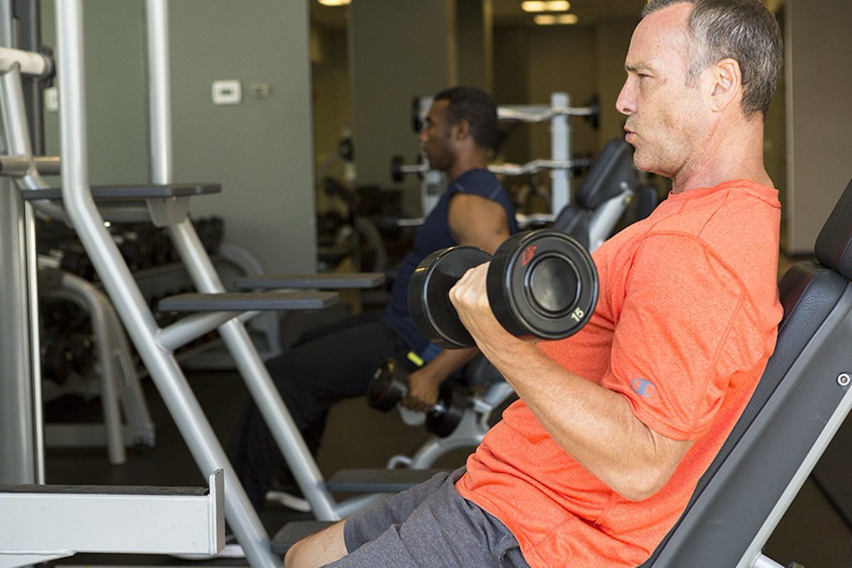 wellness_mark's tweet photo. Geared up for a #fitness challenge? Step up to the plate by doing #StrengthTraining and cardio on the same day. Weights + cardio = great results. 🏃🏋 https://t.co/s5T7EhLrft