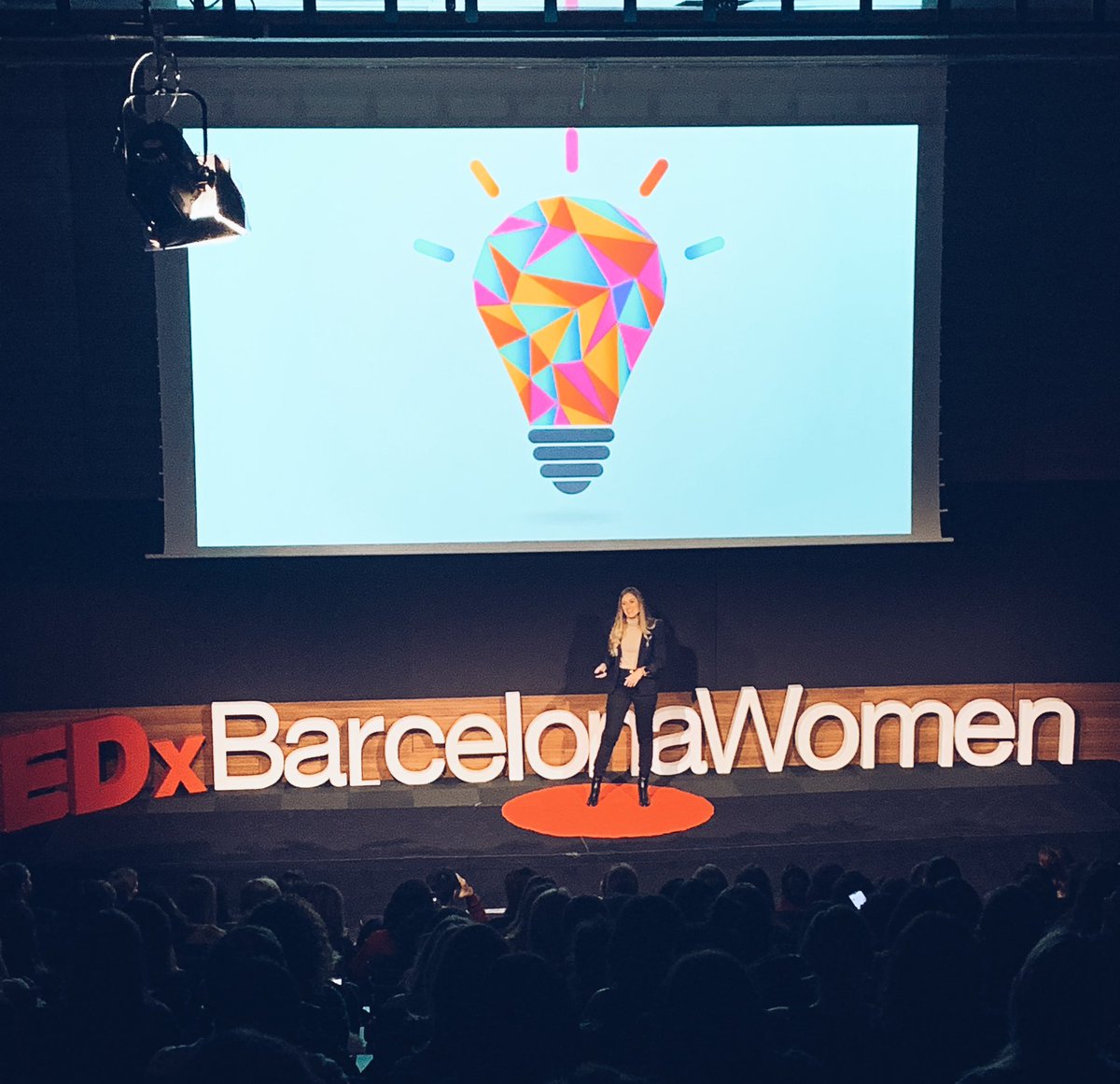 Ella quiere evitar que las mujeres sean inventoras invisbles. #ShareYourPower
<a href="/EstherBorao/">Esther Borao</a>