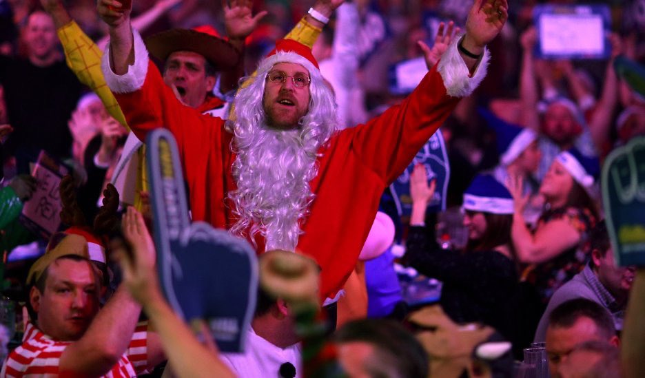DartsForAll's tweet photo. It's not Christmas until you hear:

⚪️ Carol singers

⚪️ A Michael Bublé album

⚪️ 'Fairytale of New York'

⚪️ 'All I want for Christmas is You'

🔘 "DUH DUH DUH DUH DUH, DUH DUH DUH DUH DUH DUHHHHH, DUH DUH DUH DUH DUH DUH, AYYY AYY AYYYY."

#PDCWorld https://t.co/SxmjwgkLNe