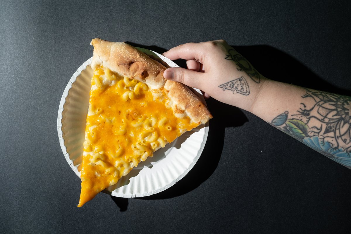 IansMadison's tweet photo. Happy #FreePizzaFriday! Retweet this tweet and you’ll be entered to get your hands on 8 free slice cards! #IansPizza https://t.co/tUXYH5yR0l