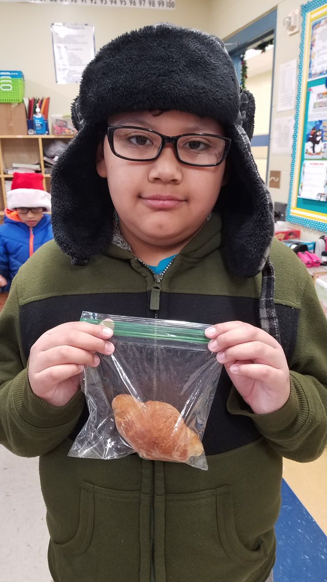 MsBarnowske5th's tweet photo. I have bakers in my class! What a great experience for our kids!!! #lvebelegendary @NISDLeonValley @alphaedutainer @Mr_EMacias @ms_mvela @MrsBoothLVE #bakeforgood @mirna_ulloa @RebeccaBFlores1 https://t.co/fXjyaih4mL