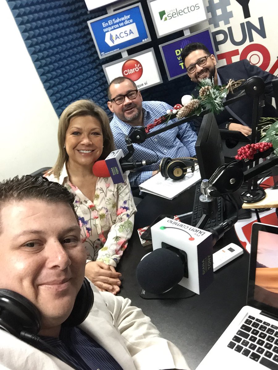 oscaritohdz's tweet photo. Ya en cabina @dianavytony @jcthola https://t.co/1QnBzugZbU