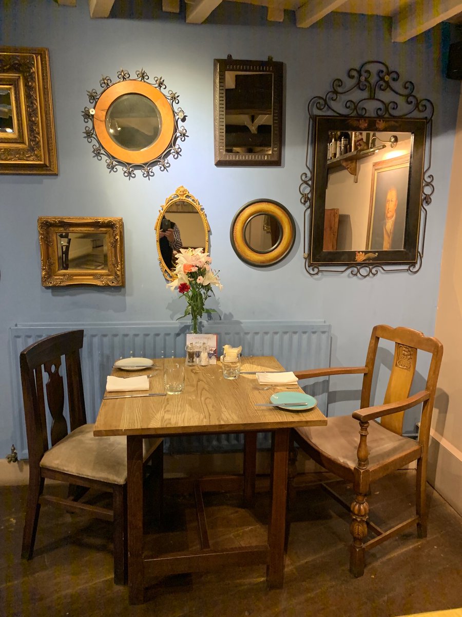 WhitehartIron's tweet photo. The weekend is nearly here and its time to relax and unwind, after a bit of Christmas shopping of course. Table for 2 anyone? https://t.co/HLcXtwjBNN