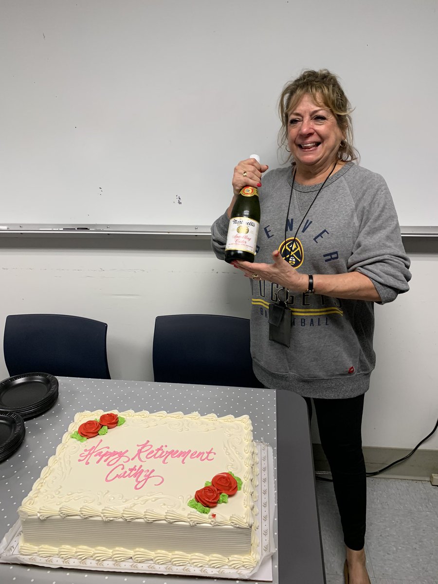 MonikaGablowski's tweet photo. Congratulations on your retirement Cathy! Wow, 30 years! We wish you all the best and will certainly miss you here in SFO. I know you have some great plans moving forward. Make sure to bring us some of the fish 🎣 you catch. @MattatUnited @sychew51 #BeingUnited @weareunited https://t.co/CI3YF6m0Np