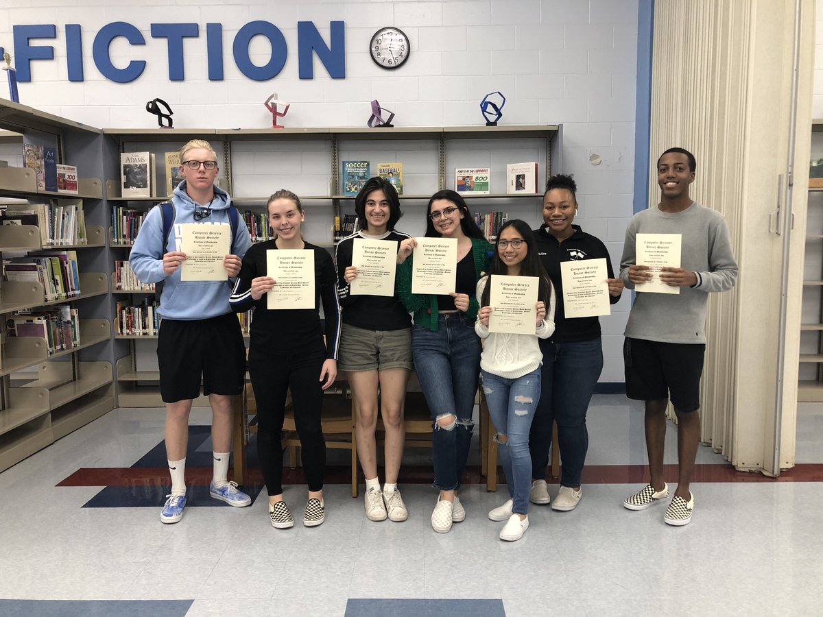 Over 20 of our students received their Computer Science Honors Society Certificates yesterday. Perfect for #csedweek #hubofschool #cshs #CSforALL @csteachersorg @TampaBaySTEM @Armwood_HS @codeorg