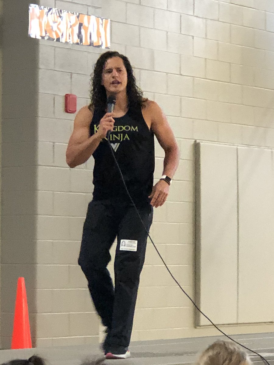 SalgeJennifer's tweet photo. America Ninja Warrior speaking time our students this morning! https://t.co/nNlRuu85nK
