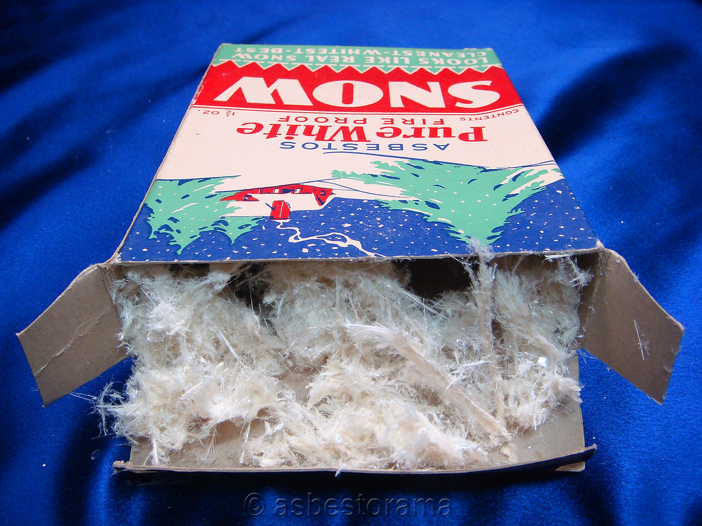 Bradley_Enviro's tweet photo. Did you know that, in the past, #asbestos was used to replicate #snow ?! One of the most famous examples of it was in the 1939 film, The Wizard of Oz, in the famous snowfall scene.

It was also used in homes on #Christmas displays to give a ‘snowy’ effect! https://t.co/xD9240oxBl