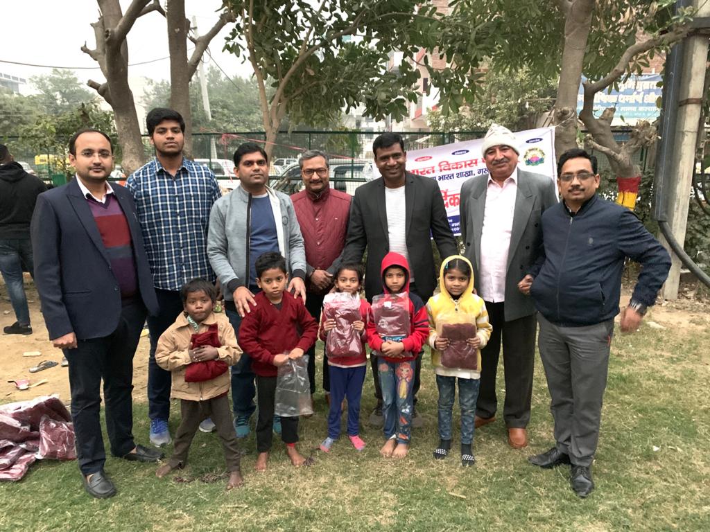 TeensofG's tweet photo. Winters have already made it's way in Delhi NCR. Teens of God in collaboration with Bharat Vikas Parishad distributed 80 sweaters to all students of Sushiksha Programme. This drive was initiated to ensure good health of students so their studies go on uninterrupted. https://t.co/jliVA037sK