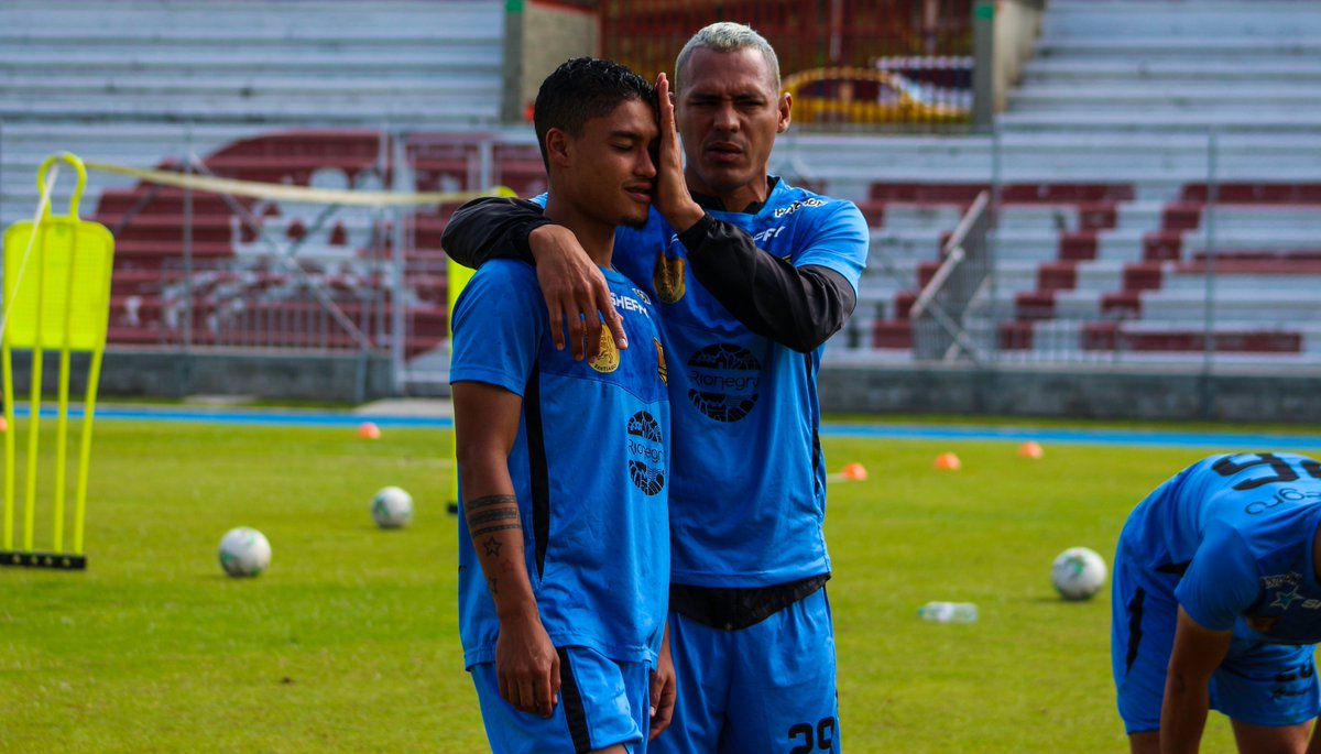 ¡Una recarga de talento! ⚡️✋
 
Dice <a href="/Aldoleao81/">Aldo Leao Ramírez</a> que si le das RT a esta foto, también te transmitirá su magia.

#SomosRionegro 🦅
#ElEquipoDelOriente
#RectitudDeIntención