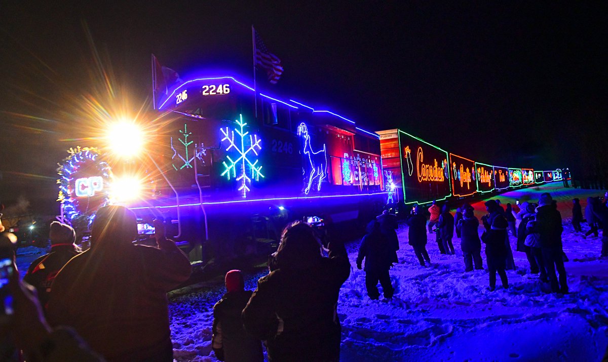 dschwarzphoto's tweet photo. The Canadian Pacific Holiday Train lights up the night during a stop Thursday in Kimball. Photo gallery is here: https://t.co/WMZ1MQ1ThI #sctimes #kimballmn #stcloud #CPHolidayTrain #exploremn https://t.co/xS4zfC8deo