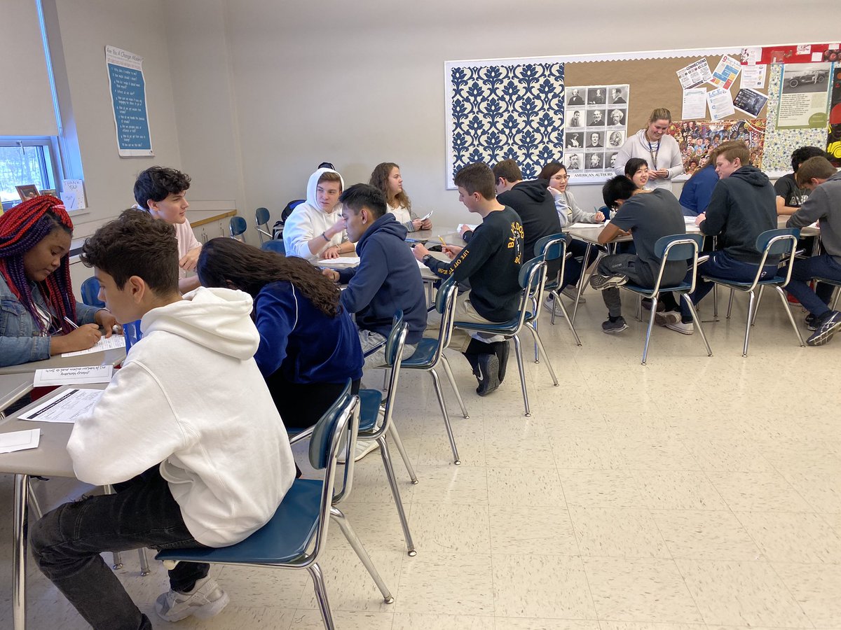KellyEngTeacher's tweet photo. Speed debating The American Dream with period 5! What does it mean to you? #ShrewsburyLearns #lawlorclass https://t.co/jvRZdEIqcL