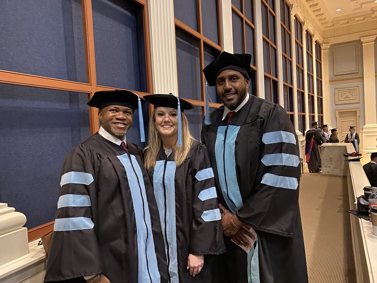 lauradware's tweet image. Representing @JEFCOED @SamfordEd graduation 🎓 @jacqnaiifinkley