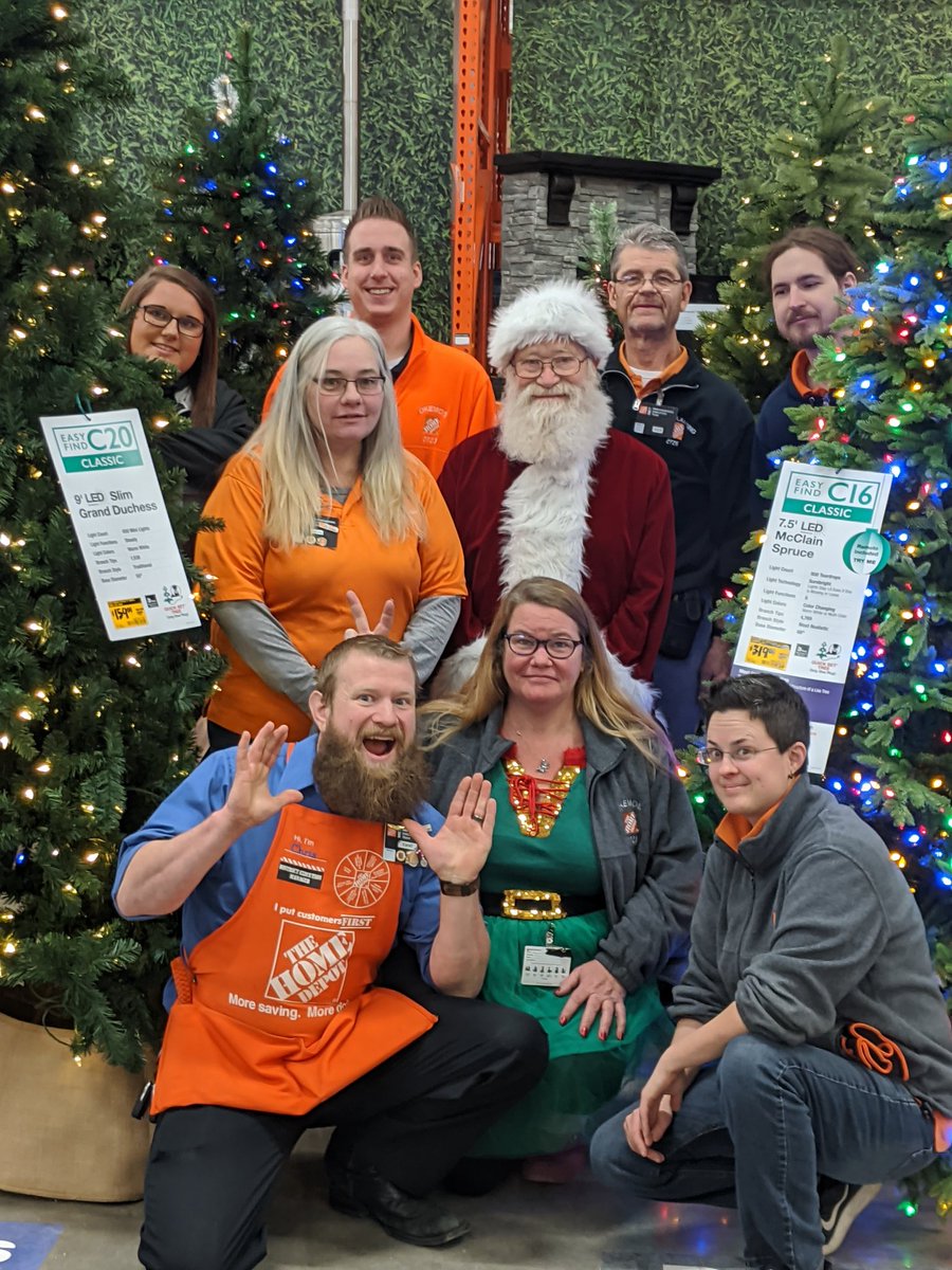 Santa came to visit our MET associates <a href="/AngieKnud/">Angie</a> <a href="/kadie_crist/">Kadie Crist</a> <a href="/JulieGiattino/">Julie Giattino</a> <a href="/rgails/">Ryan Gailey</a> <a href="/RosieOatman/">Rosie Oatman</a> <a href="/HomeDepotOkemos/">Home Depot Okemos</a> <a href="/Paul_Schiebold/">Paul Schiebold</a> <a href="/SmallsCDG/">Chad Glover</a>