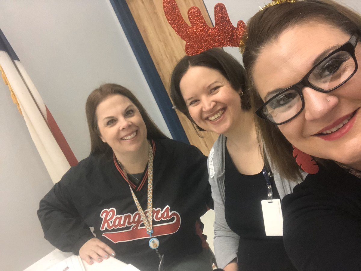 faubionquest's tweet photo. Ready to judge the spelling bee! https://t.co/v7BX9Q2Mjg