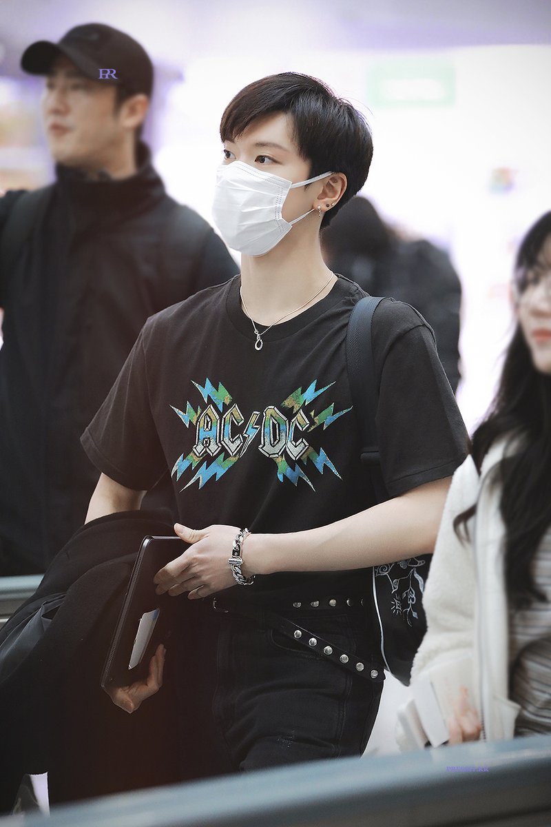191213 #TEN
you are my morning , you are no sunshine
But you light up my world ღ