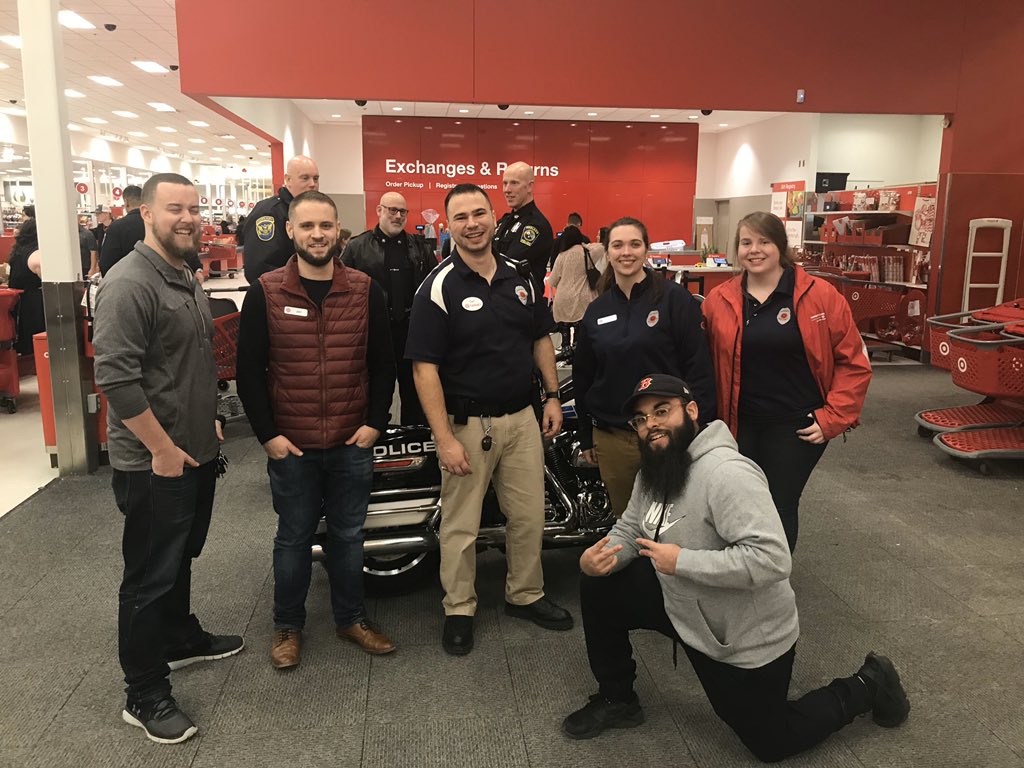 T-1308’s AP team hosted an awesome Heroes &amp; Helpers event last night! 300+ kids and more than 10 police departments!