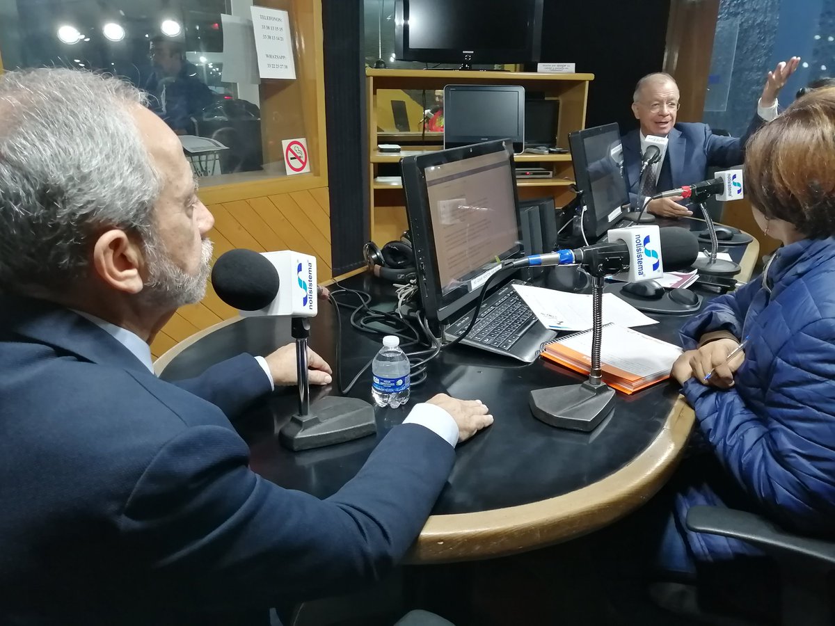 TrasplantesJal's tweet photo. En #Jalisco existen más de 5 Mil pacientes en lista de espera de un órgano, es importante incrementar la cultura de #DonaciónDeÓrganos en  @Notisistema Dr. Francisco Monteón Ramos titular del #CETOT y el especialista de #España  Dr. José Antonio Sánchez Miret https://t.co/rfylLfjizQ