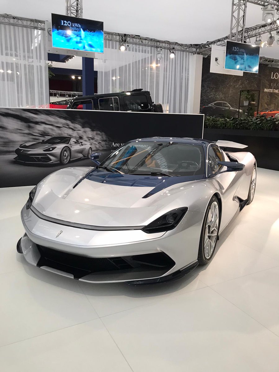 BNRautoshow's tweet photo. Louwman Exclusive pakt op de #MastersofLXRY uit met de Pininfarina Battista, een bizarre elektrische auto met 1900 pk en een acceleratie van 0 tot 100 km/h in minder dan 2 seconden https://t.co/RhAwl4KKib