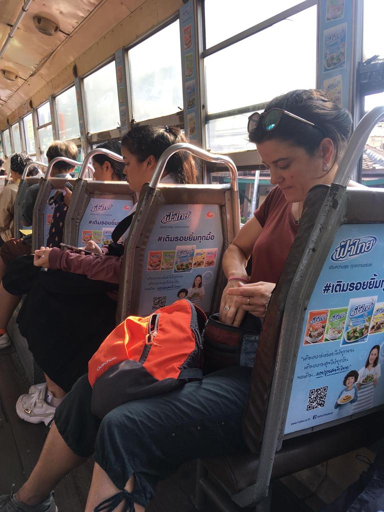 nomad_flora's tweet photo. Bangkok, kötelező bringás, buszos és hajós szelfi https://t.co/X82nt5xshr