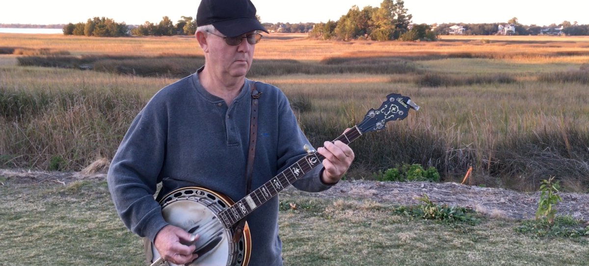 Less than one week to go. Santa Clause is coming to town! Listen now: bit.ly/2YIpQMS #TheBluestoneRamblers