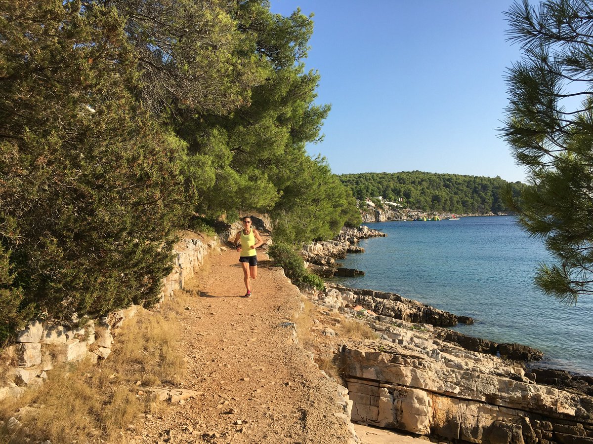 luxurysportsbr1's tweet photo. https://t.co/oHy1D9heoP
Spring and Autumn 2020 run camps on stunning Croatian island of Brac.
☑️Luxury accommodation
☑️Stunning private bay
☑️Fully coached training camp
☑️Fully catered
☑️Talks and specific sessions
.
#trailrunning #trailrunneruk #run #runcamp #ukrunchat https://t.co/yUAJnsjcD2