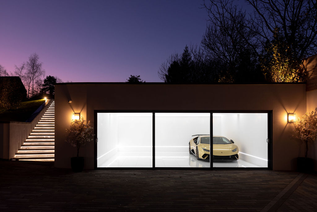 A cold, crisp morning at Hermitage in Edwalton. Any enquiries please contact Sophie@guyphoenix.com 

A massive thank you to Harry Cooper for his photography. A true professional. 

Internal Images will be released next week...
 
#GuyPhoenix #GuyPhoenixHomes #Luxury #TrueLuxury