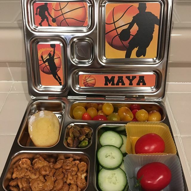 maxandotis's tweet image. Basketball season means bigger appetite! 
#planetbox #planetboxrover #planetboxlunch #planetboxlunches #maxandotisdesigns ift.tt/2PhSBgj