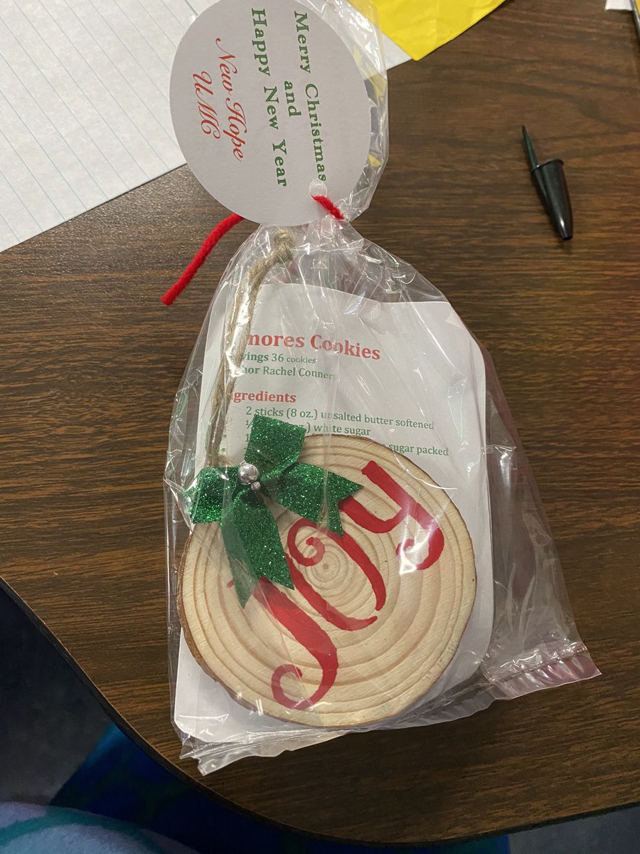 Thank you, New Hope, for such a beautiful gesture. I love it. ♥️ (Excuse the pajamas🤦🏽‍♀️) <a href="/KenlyCougars/">Kenly Elementary</a> @AchievementSch <a href="/HcpsTeach/">HCPSTeach</a> #KenlysCommunityistheBest #GSquad