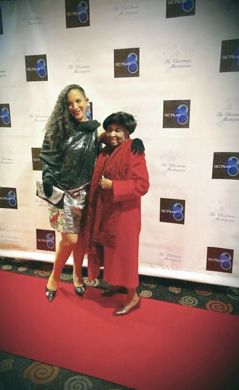 DianaraGold's tweet photo. More #redcarpetlife images from #TheChristmasMasterpiece debut!! #filmpremiere #actress #singer #model #songwriter @tylerperry @blackishabc @BlackishWriters @hallmarkchannel @bouncetv @TBN @TheAcademy @netflix @tvonetv @wyntonmarsalis
https://t.co/OA2Ky2dVCd https://t.co/1xZZRYhxC2
