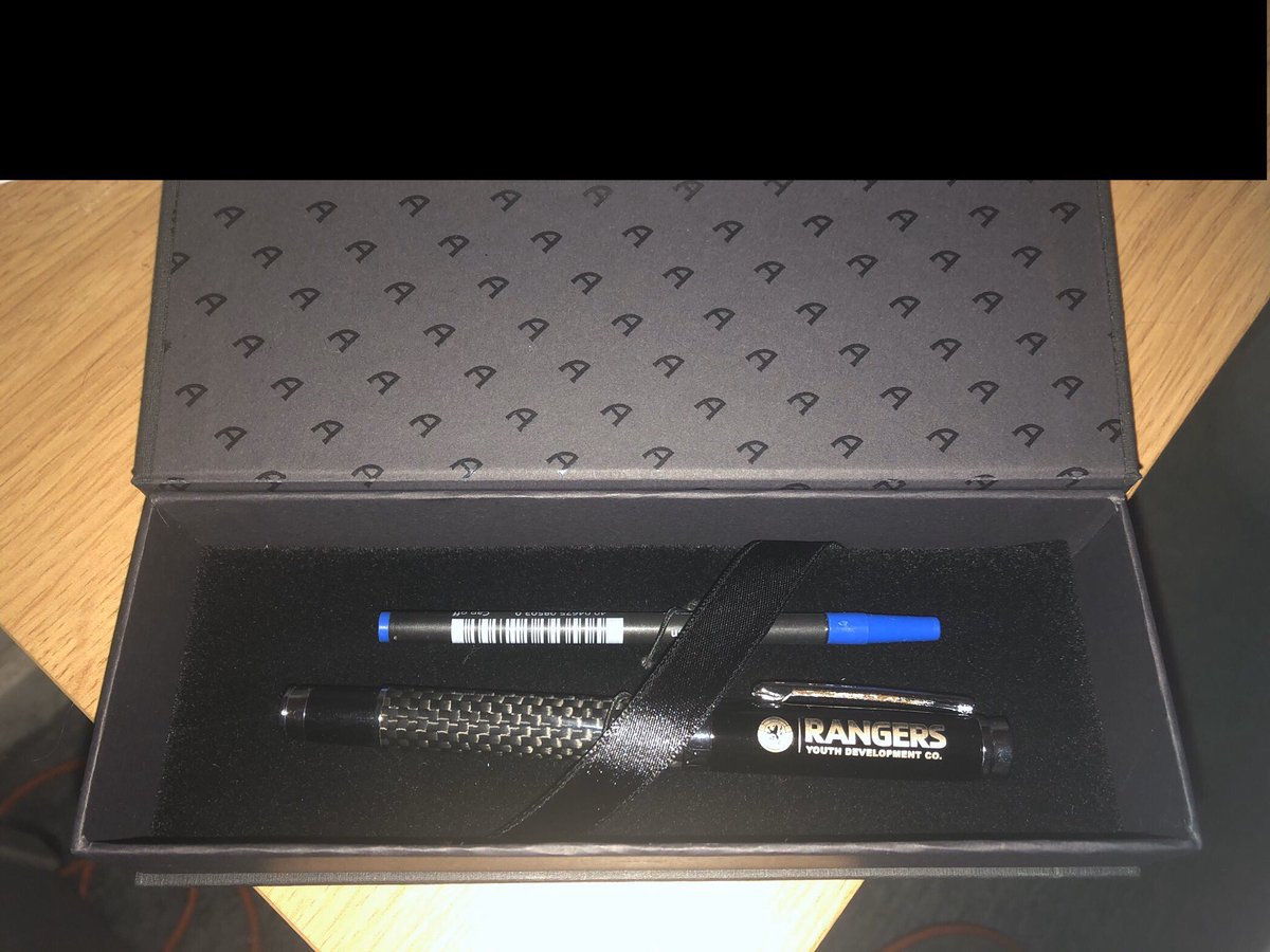 4ladshadadream's tweet image. Wee competition since we went through 47k followers today 

Simply RT &amp;amp; Like for chance of winning this pen set from RYDC, also comment your thoughts on the season so far 

Winner chosen Tuesday at random

🔴⚪️🔵