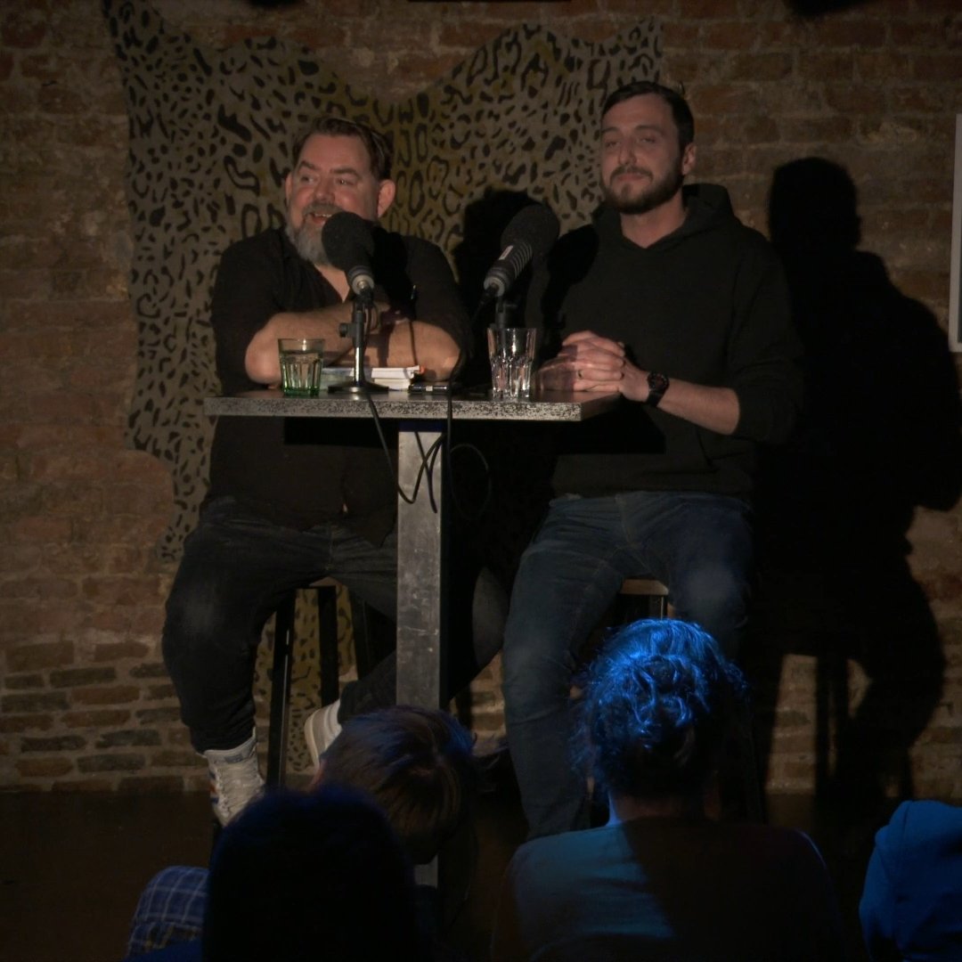 Comedian @JeronDewulf en improvisator <a href="/StevenDegryse/">Steven Degryse</a> vertellen het sprookje van Juan de verlegen cactus. Wil je weten hoe het afloopt met Juan? Tune in! Slaapwel! ow.ly/vEG450xznUp #denietzoserieuzesprookjes #dnzss #jerondewulf #stevendegryse #podcast #comedy